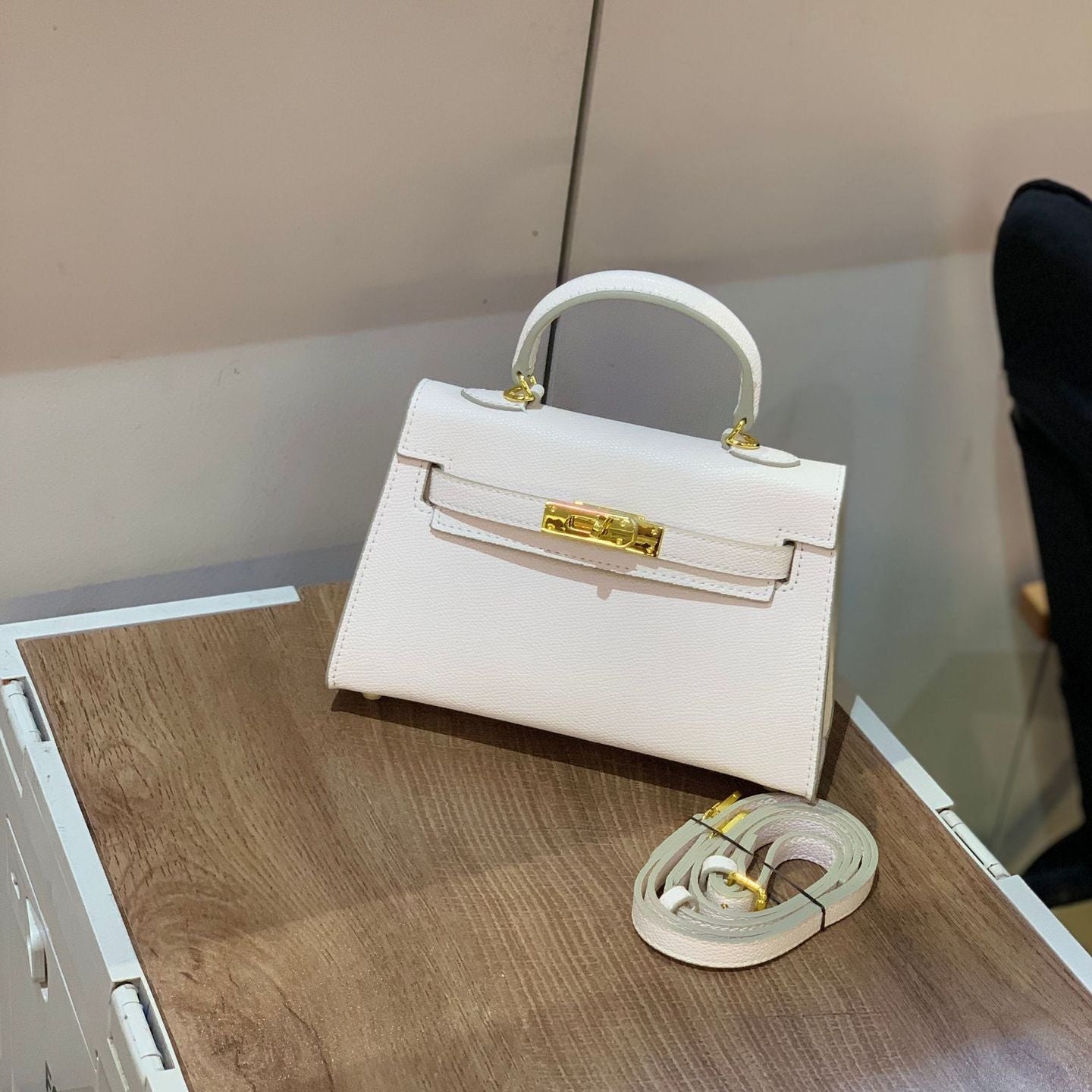 Elegant Structured Bag Wholesale |22 cm PU Handbag Gold| GREEN Factory