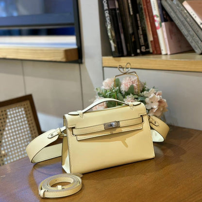 H Series Mini Structured Top-Handle Bag 22 cm – Model 2300 | Silver Hardware