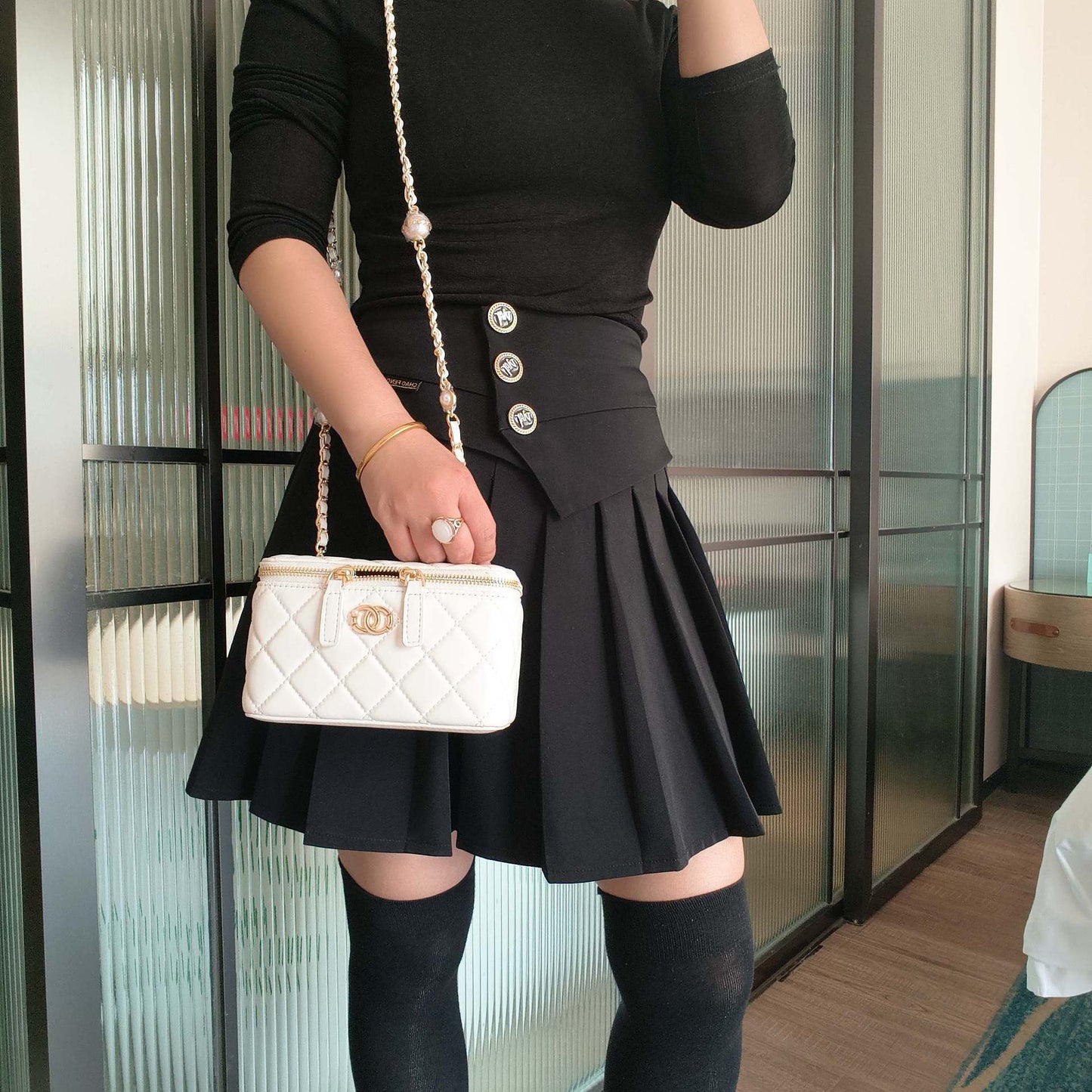 C Series · Genuine Leather Quilted Medium Vanity Box Bag – Pearl & Chain Strap | 4 Colors | Greenyuna