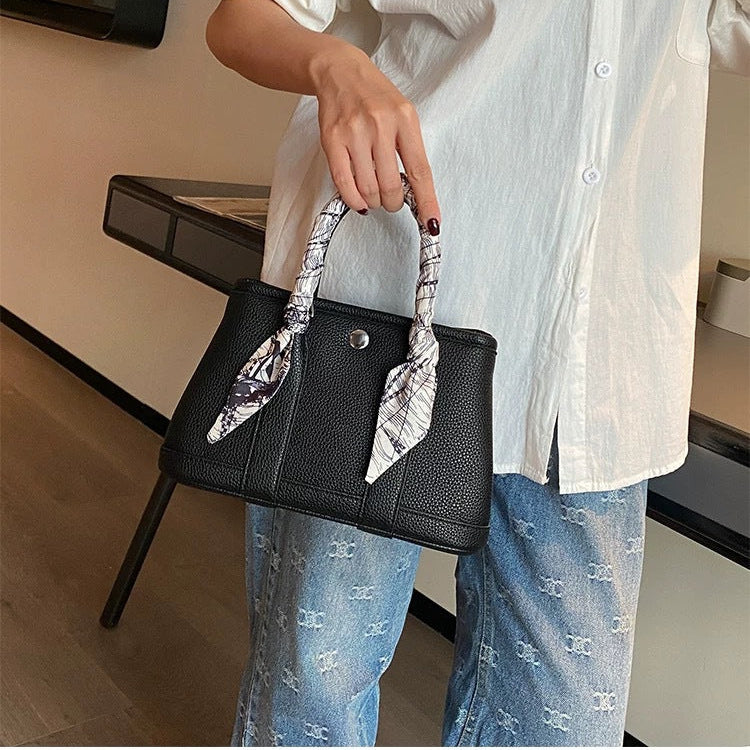 Classic Soft Tote 30cm | Premium PU Daily Handbag – GREEN Factory