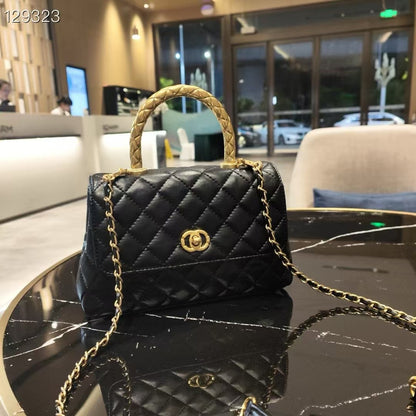 C Series · Genuine Leather Quilted Twisted-Metal Handle Flap Bag – 4 Colors | Elegant Top Handle | Greenyuna