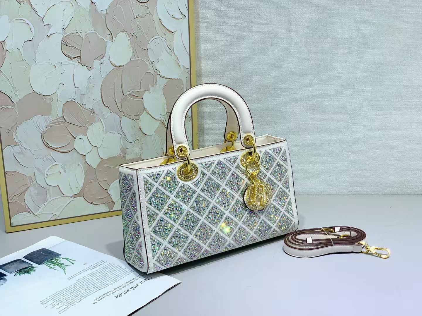 D Series PU Diamond-Quilted Mini Handbag – 27.5cm Small Bag with Gold Lock Detail