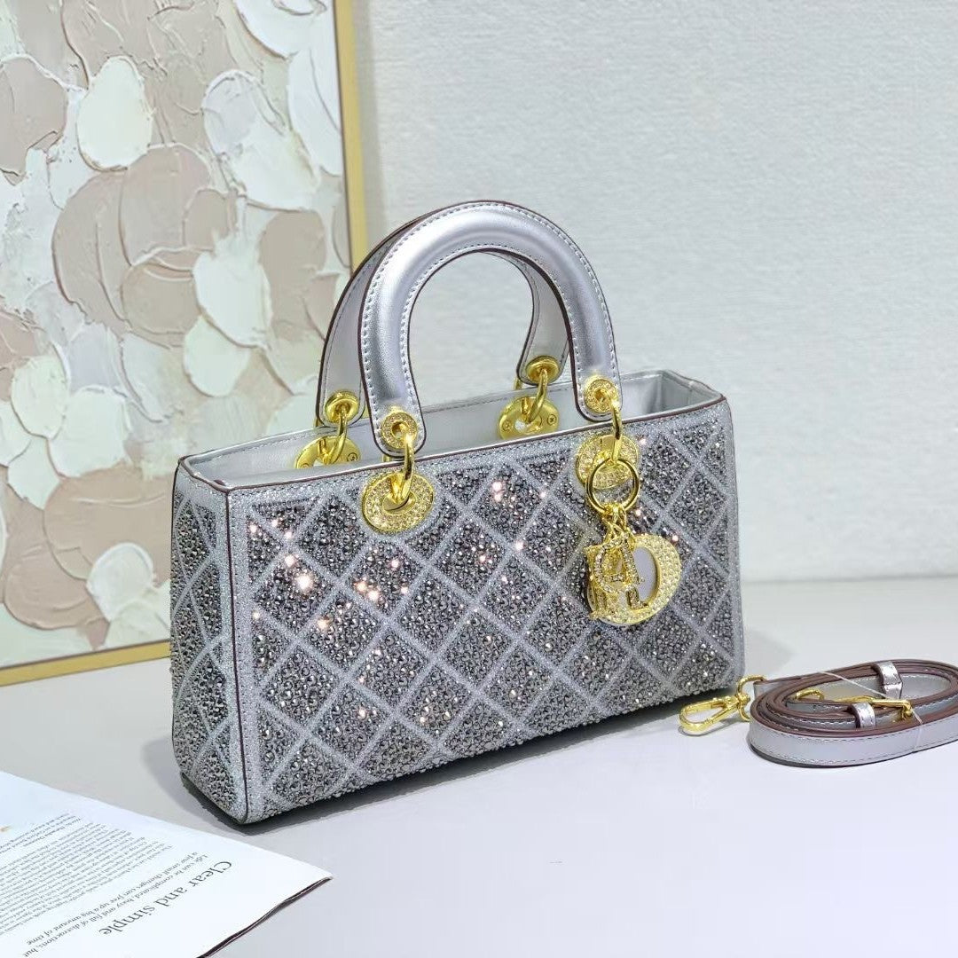D Series PU Diamond-Quilted Mini Handbag – 27.5cm Small Bag with Gold Lock Detail