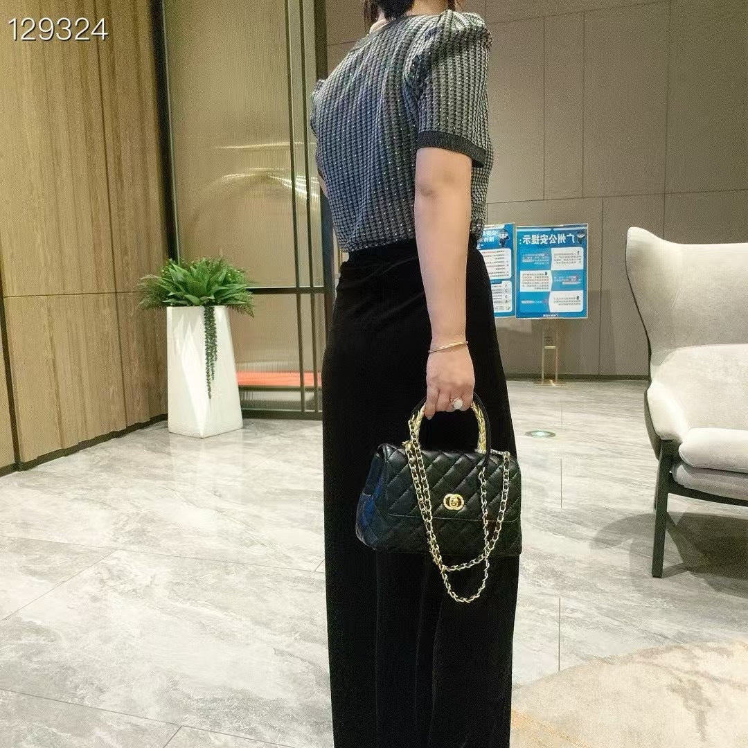 C Series · Genuine Leather Quilted Twisted-Metal Handle Flap Bag – 4 Colors | Elegant Top Handle | Greenyuna