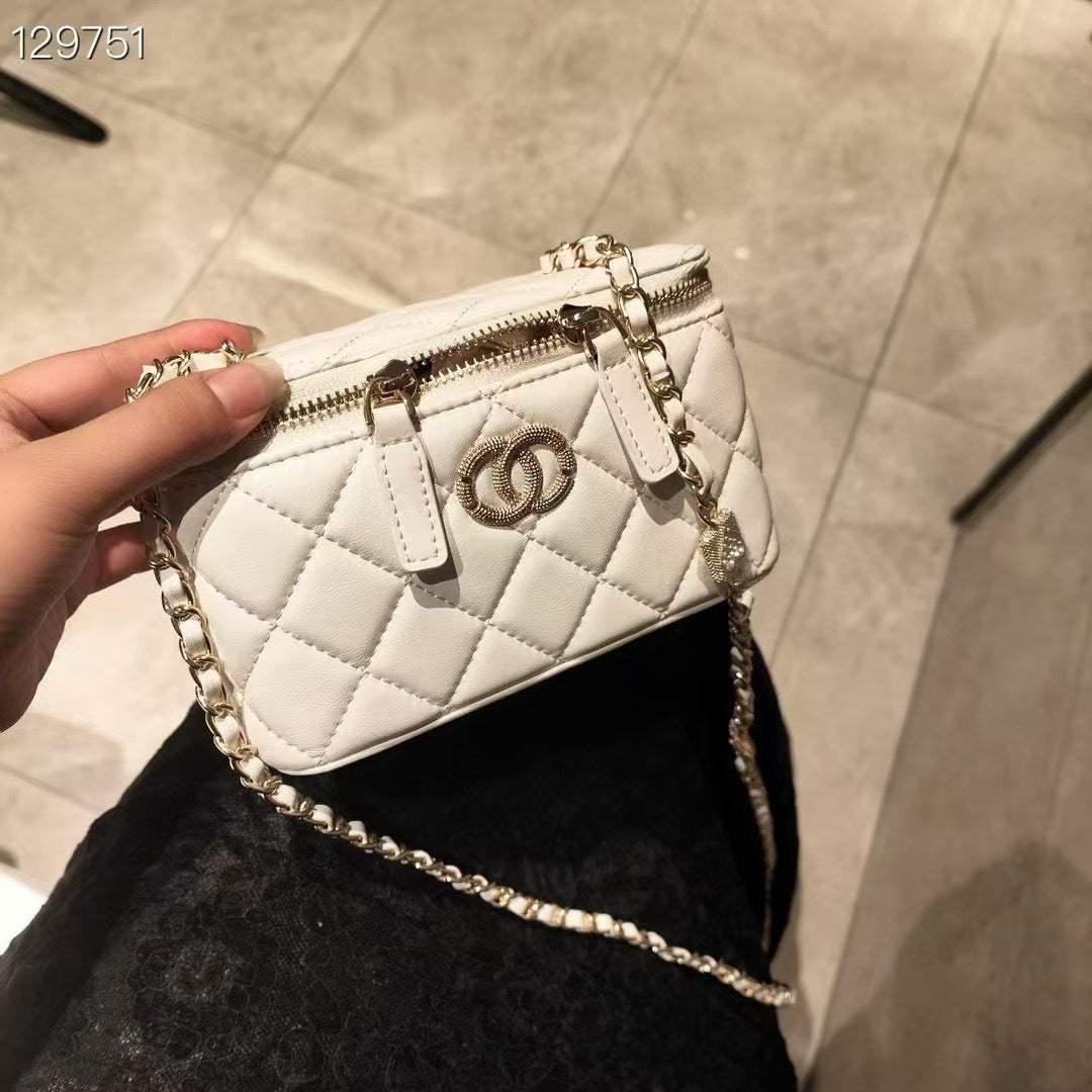 C Series · Genuine Leather Quilted Medium Vanity Crossbody Bag – Double Zipper | 4 Colors | Greenyuna