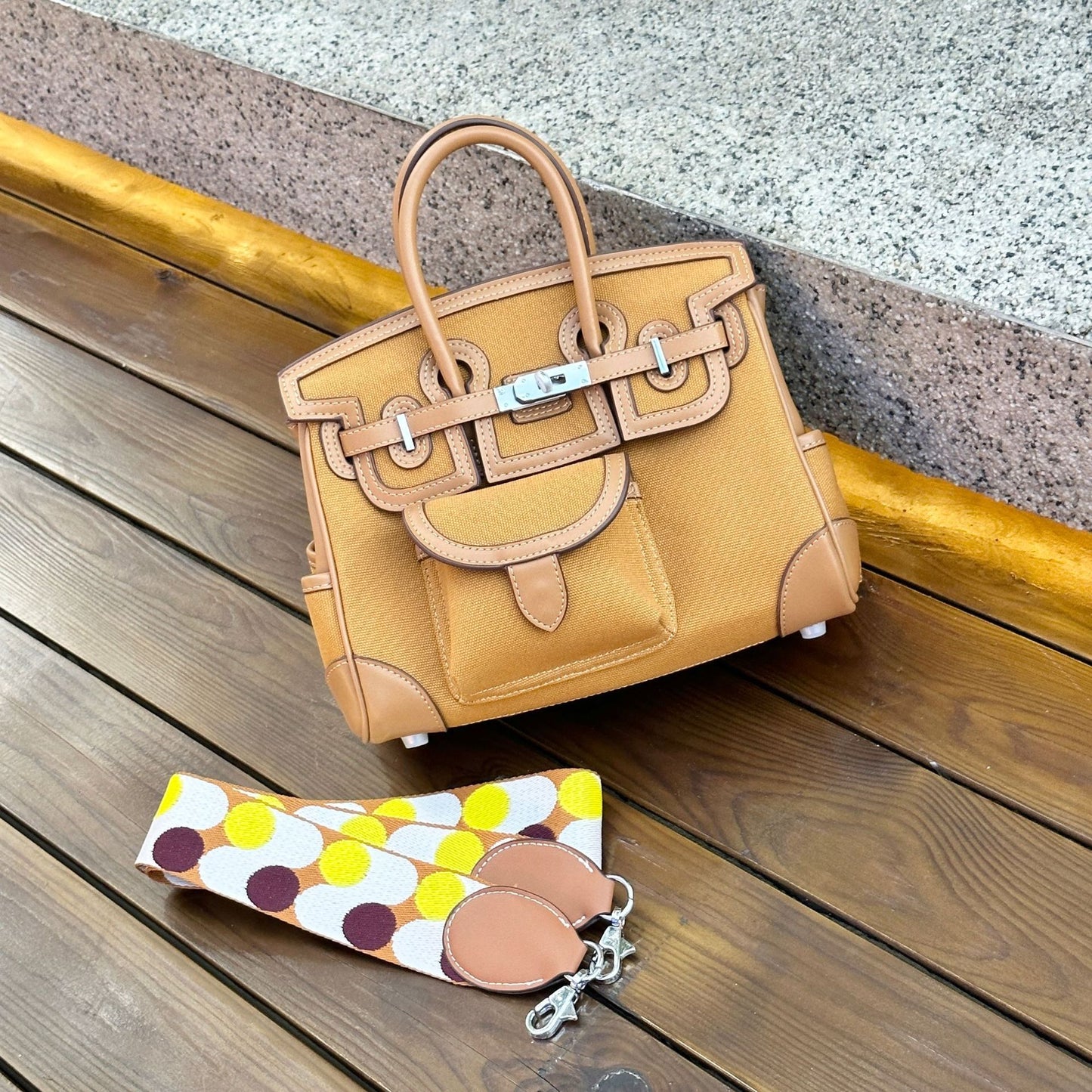 H Series Playful Outline Bag 25×13×21 cm | Canvas & PU Top Handle