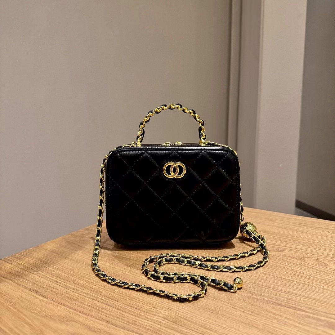 C Series · Genuine Leather Quilted Camera Bag with Chain Top Handle – 2 Colors | Crossbody & Shoulder | Greenyuna