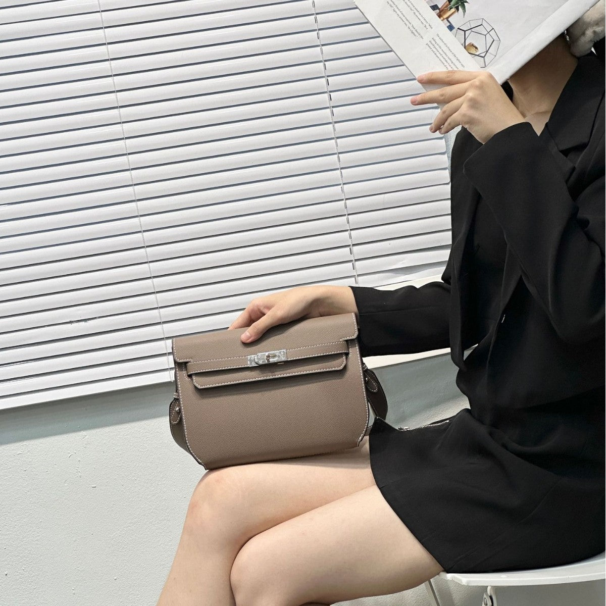 H Series 25 cm Structured Shoulder Bag – 23-0405 | Silver Hardware