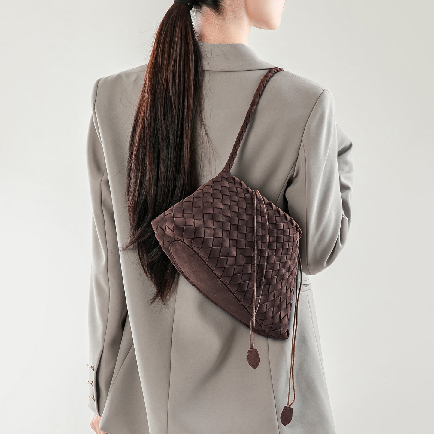 D Series Soft Woven PU Shoulder Bag – 30cm Daily Tote with Drawstring Design