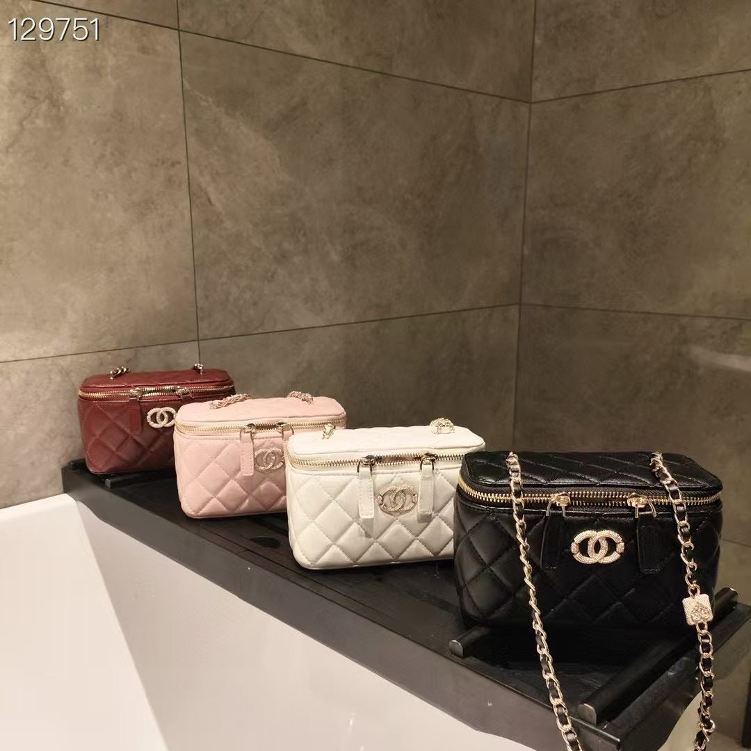 C Series · Genuine Leather Quilted Medium Vanity Crossbody Bag – Double Zipper | 4 Colors | Greenyuna