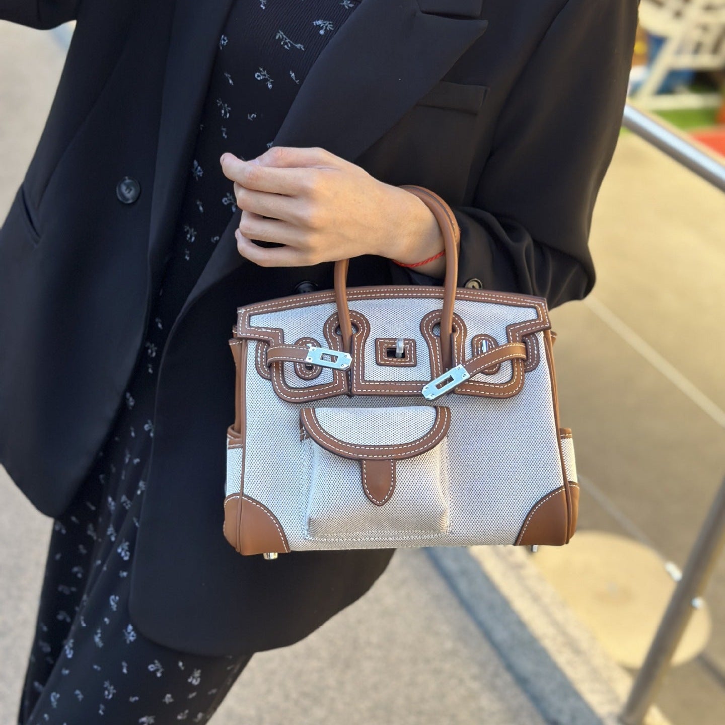 H Series Playful Outline Bag 25×13×21 cm | Canvas & PU Top Handle