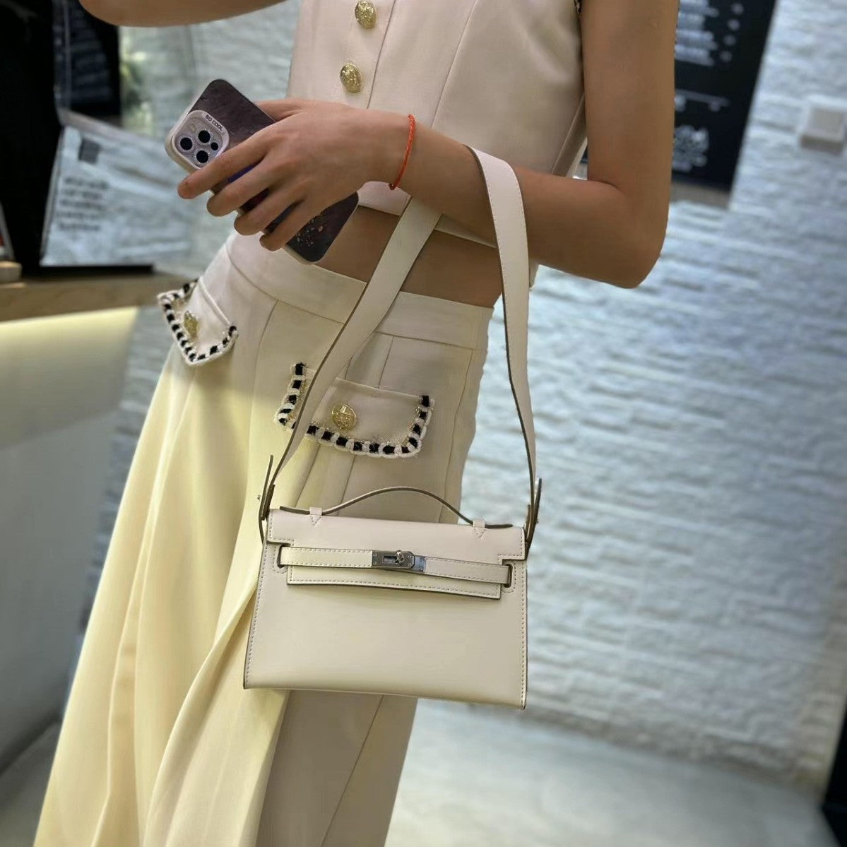 H Series Mini Structured Top-Handle Bag 22 cm – Model 2300 | Silver Hardware