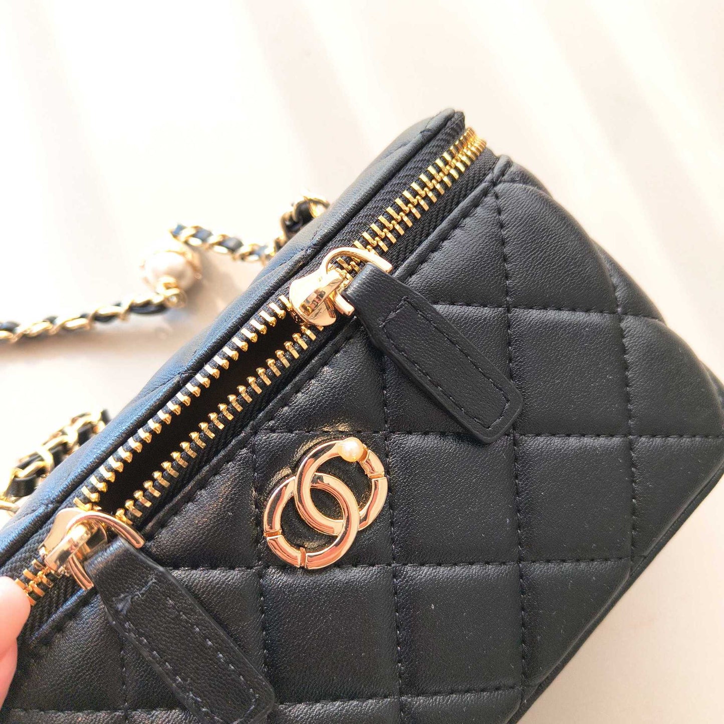 C Series · Genuine Leather Quilted Medium Vanity Box Bag – Pearl & Chain Strap | 4 Colors | Greenyuna