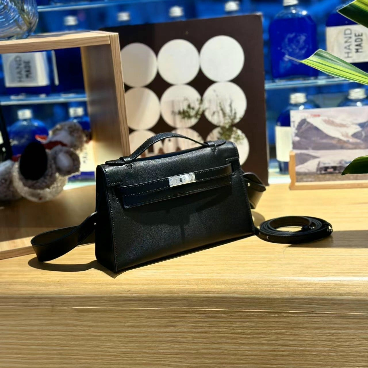 H Series Mini Structured Top-Handle Bag 22 cm – Model 2300 | Silver Hardware