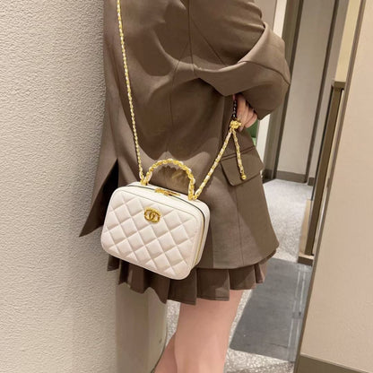 C Series · Genuine Leather Quilted Camera Bag with Chain Top Handle – 2 Colors | Crossbody & Shoulder | Greenyuna