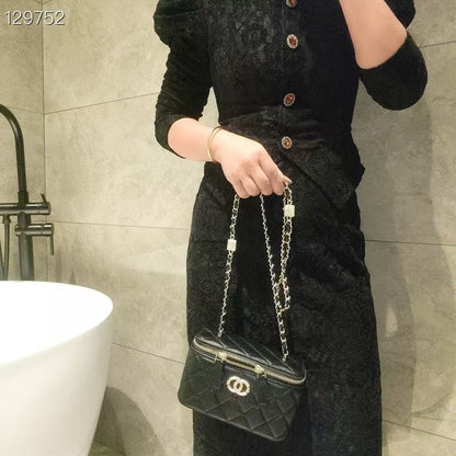 C Series · Genuine Leather Quilted Medium Vanity Crossbody Bag – Double Zipper | 4 Colors | Greenyuna