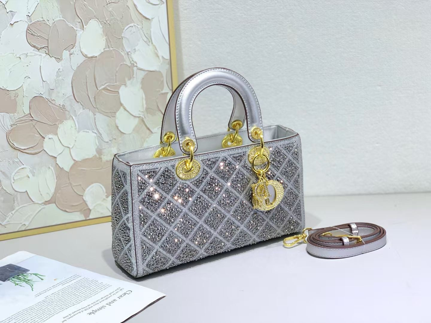 D Series PU Diamond-Quilted Mini Handbag – 27.5cm Small Bag with Gold Lock Detail