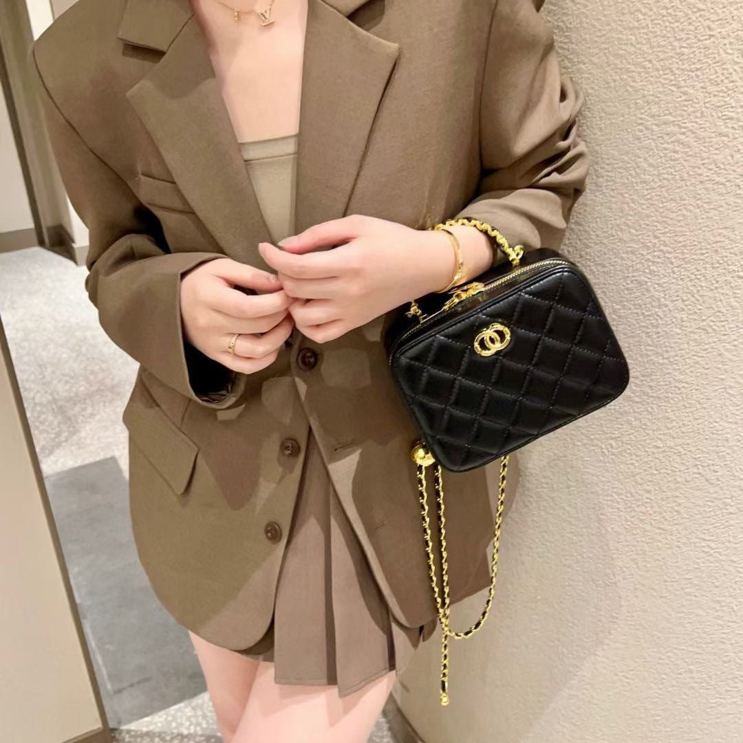 C Series · Genuine Leather Quilted Camera Bag with Chain Top Handle – 2 Colors | Crossbody & Shoulder | Greenyuna