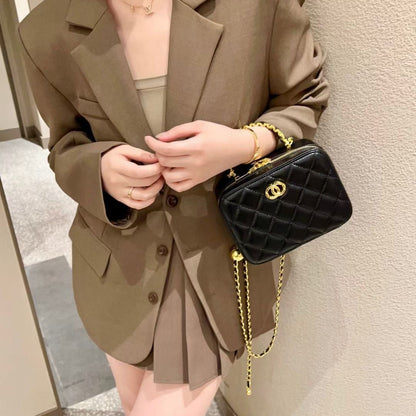 C Series · Genuine Leather Quilted Camera Bag with Chain Top Handle – 2 Colors | Crossbody & Shoulder | Greenyuna