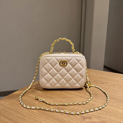 C Series · Genuine Leather Quilted Camera Bag with Chain Top Handle – 2 Colors | Crossbody & Shoulder | Greenyuna